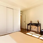 Exclusive Chiado Deluxe, Elegant & Spacious 3 Br Apartment