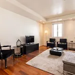 Exclusive Chiado Deluxe, Elegant & Spacious 3 Br * Lissabon