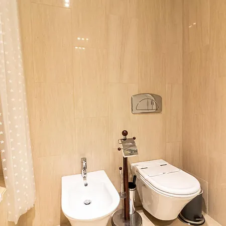 Exclusive Chiado Deluxe, Elegant & Spacious 3 Br