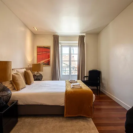 Exclusive Chiado Deluxe, Elegant & Spacious 3 Br Lisboa