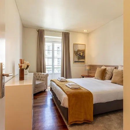 Exclusive Chiado Deluxe, Elegant & Spacious 3 Br شقة *