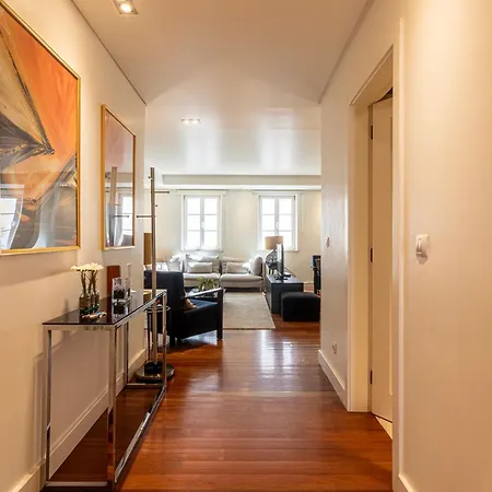 Exclusive Chiado Deluxe, Elegant & Spacious 3 Br *