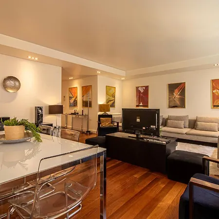شقة Exclusive Chiado Deluxe, Elegant & Spacious 3 Br Lisboa