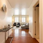 Exclusive Chiado Deluxe, Elegant & Spacious 3 Br Lägenhet