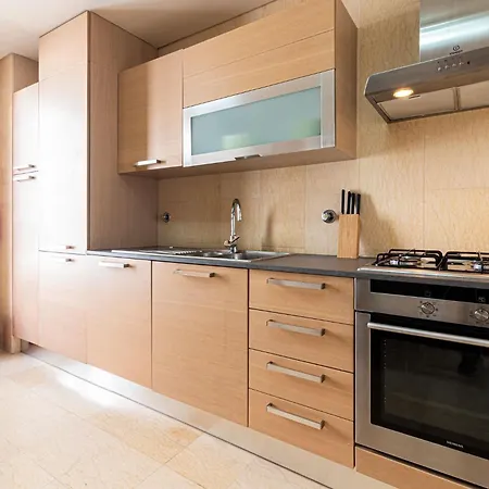 Exclusive Chiado Deluxe, Elegant & Spacious 3 Br *