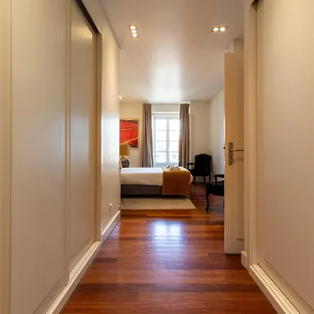 Exclusive Chiado Deluxe, Elegant & Spacious 3 Br *