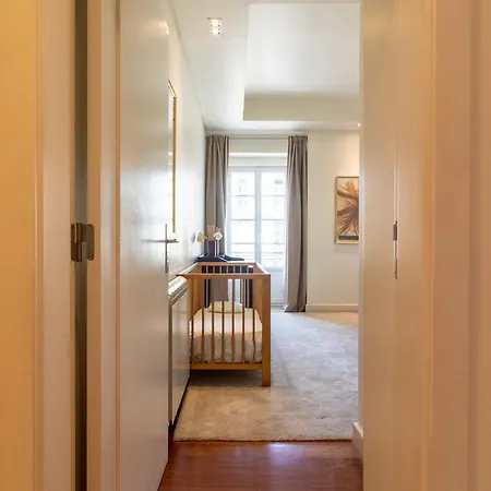 Exclusive Chiado Deluxe, Elegant & Spacious 3 Br Lisboa