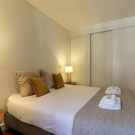 Exclusive Chiado Deluxe, Elegant & Spacious 3 Br